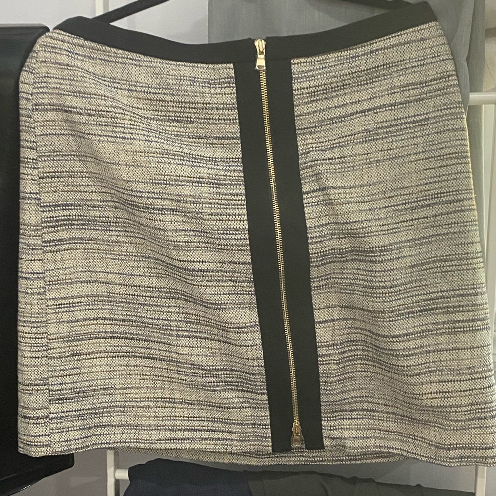 Ann Taylor NEW  Black/Gold Sparkle Tweed Skirt Size: 12  Waist Gold zipper